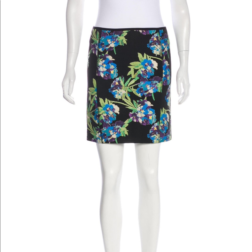 Elizabeth & James Floral Print Scuba Skirt - Picture 8 of 8